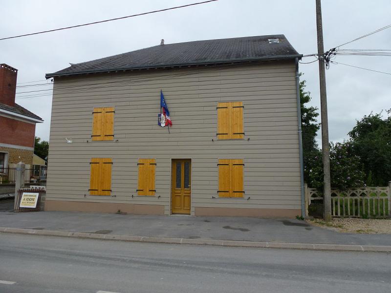 Mairie de la commune de Doux, dans le département des Ardennes.