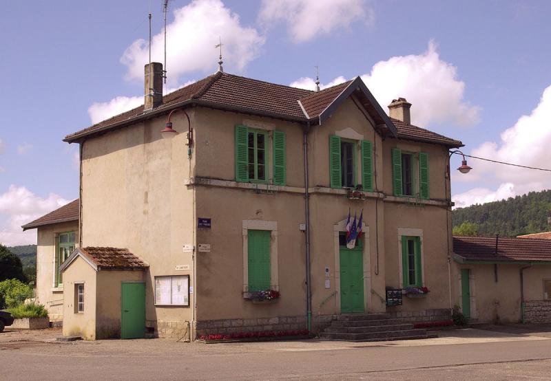 Mairie de la commune de Drom, dans le département de l'Ain.