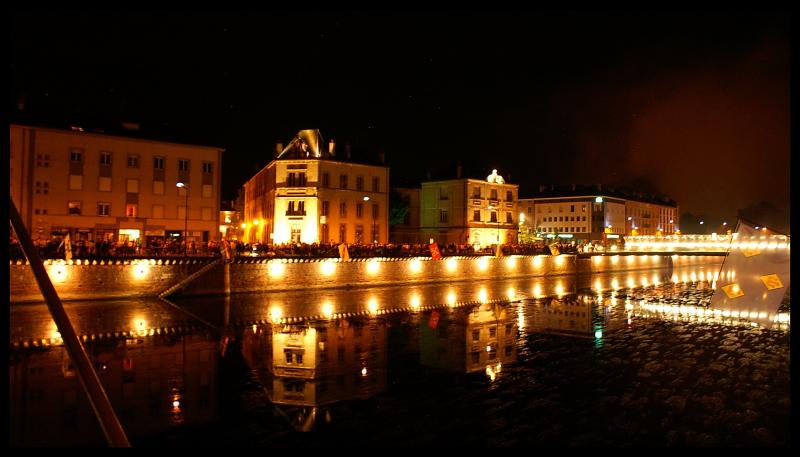 Photo d'une vue de nuit de la Moselle, en région Grand-Est.