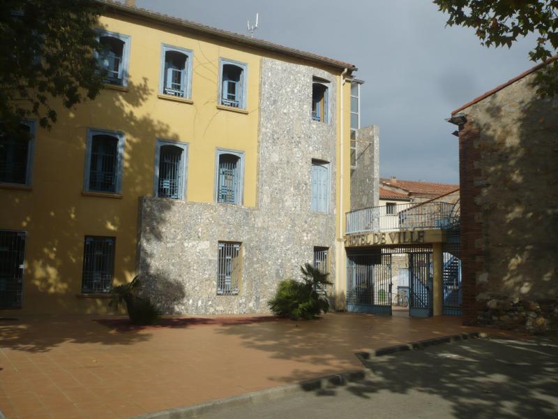La mairie d'Espira-de-l'Agly.
