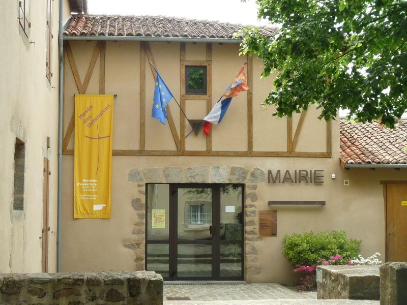 Mairie de la commune d'Esse, dans le département de la Charente.