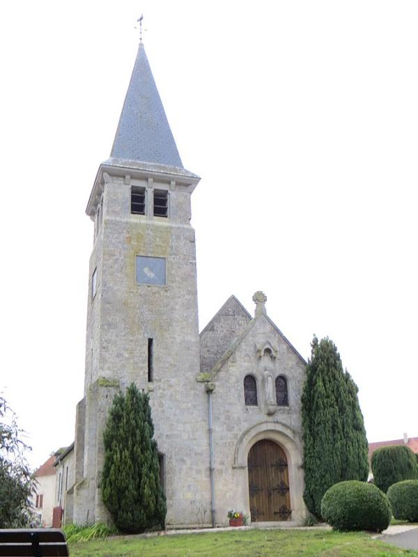 Église Saint-Luc à Étrépilly, dans le département de l'Aisne.