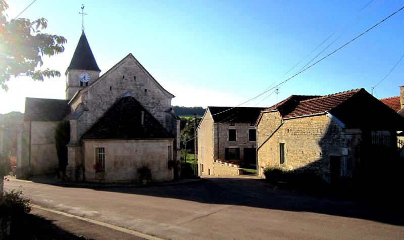  Faverolles-lès-Lucey.