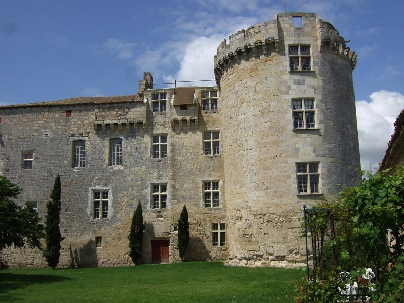 Le château de Flamarens,  dans le département du Gers.
