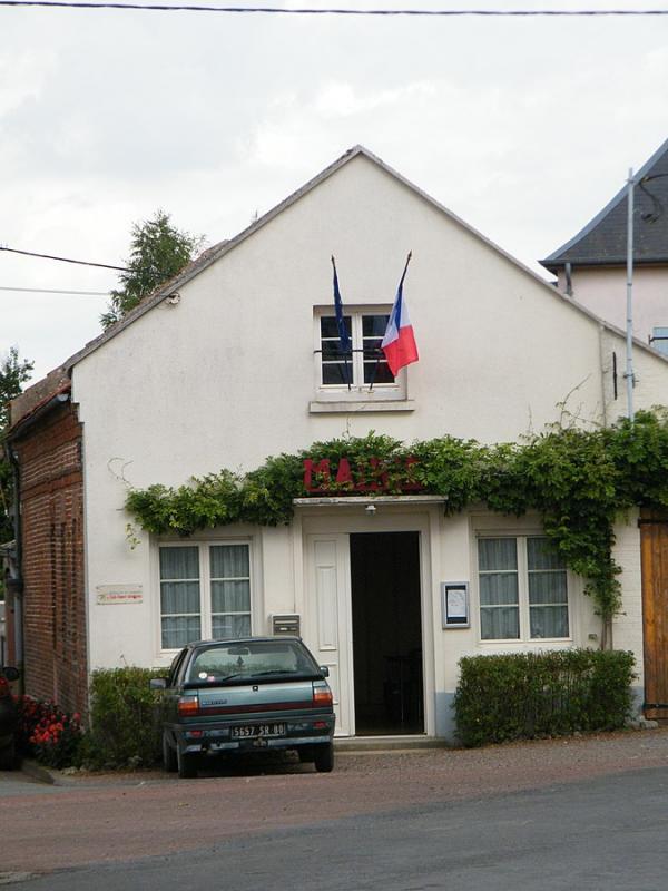 Mairie de la commune de Fluy, dans la commune de la Somme.