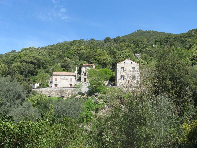 Village de Bilzese (Bilzesi en corse), dans le département de la Corse du Sud.