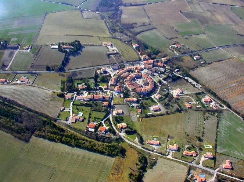 Vue aérienne de La Force, dans le département de l'Aude en région Occitanie, France.