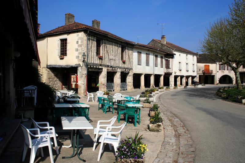 Village de Fourcès.