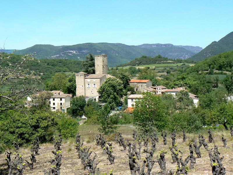  Panorama de Fozières, dans le département de l'Hérault.