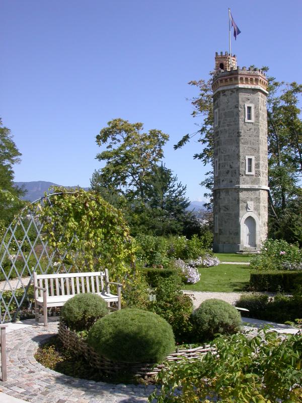 Roseraie et Tour de Naz.