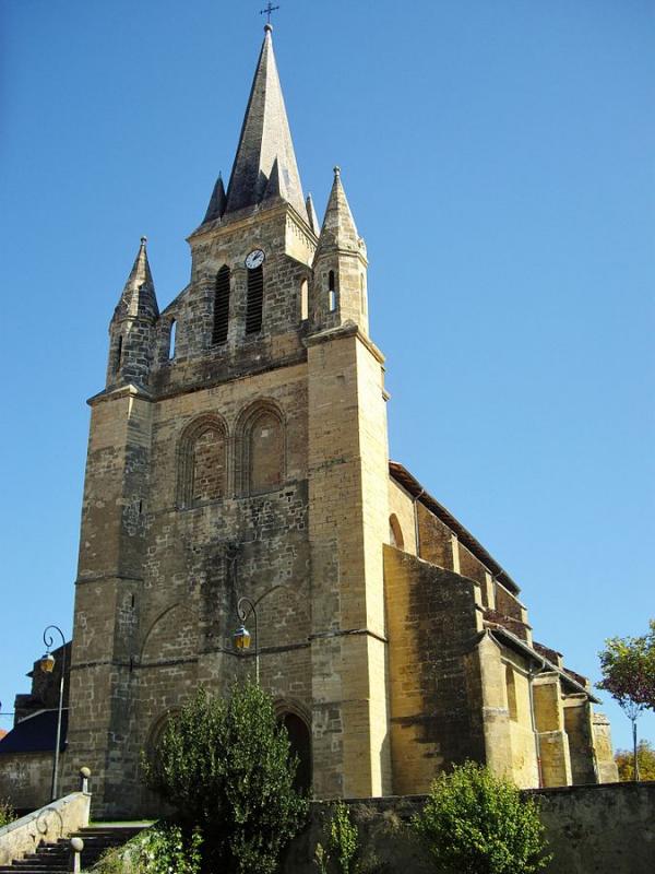 Église Saint-Julien à Galan, dans le département des Hautes-Pyrénées.