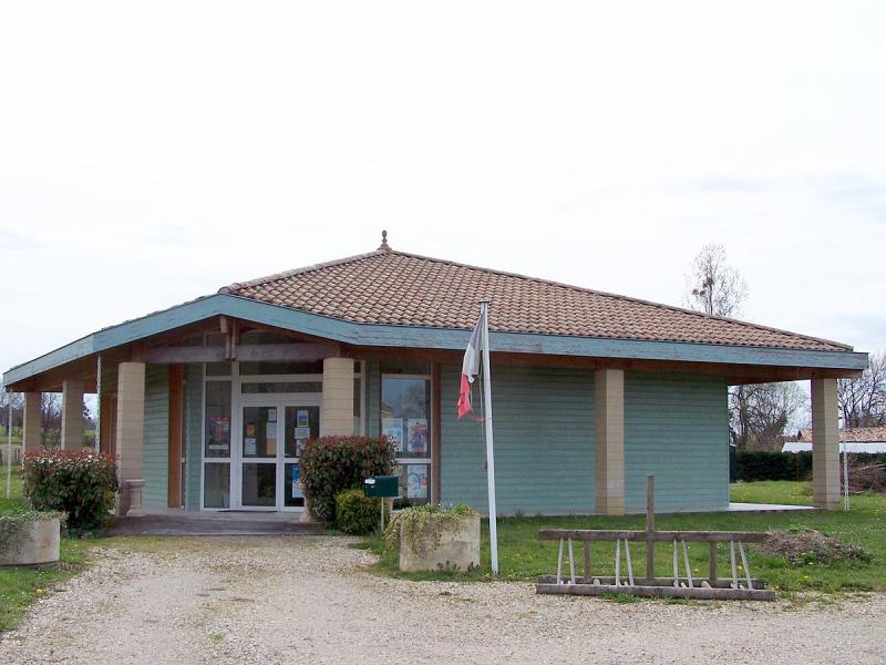 Mairie de Gans, dans le département de la Gironde.
