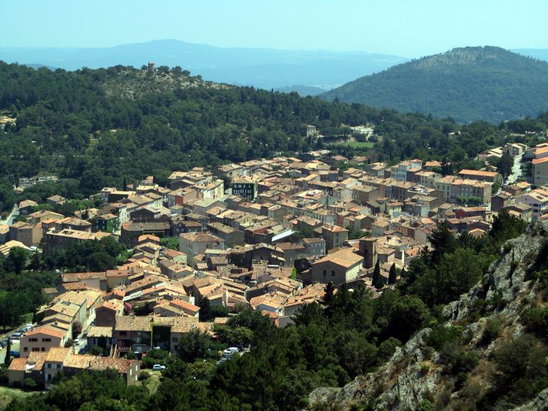Photo de la vue générale de La Garde-Freinet,  en région Provence-Alpes-Côte d'Azur.