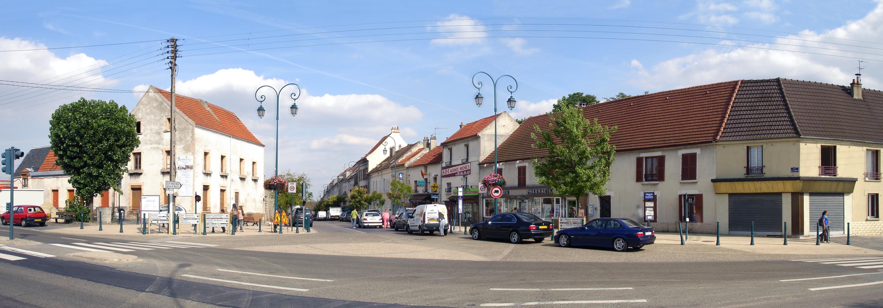 Panoramique de la rue de Verdun, Vieux-Pays, à Garges-lès-Gonesse (Val-d'Oise), France