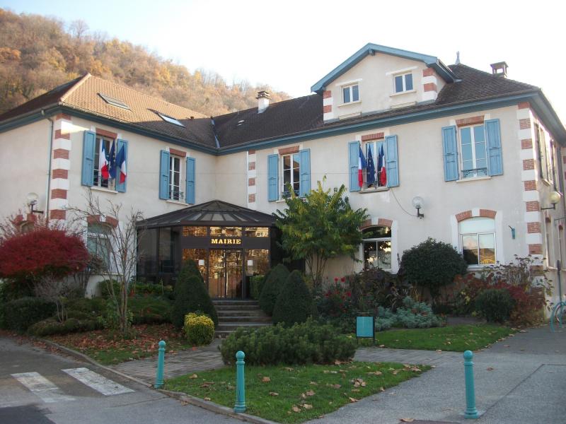 Photo de la mairie de Gières, en Isère, en région Auvergne-Rhône-Alpes. 