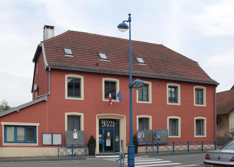 L'hôtel de ville de Grand-Charmont.