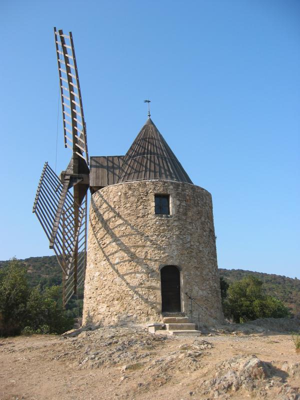 Photo du moulin de Grimaud, en région Provence-Alpes-Côte d'Azur. 