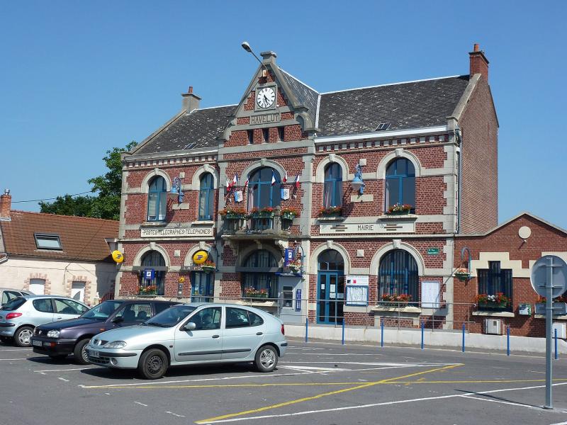 Mairie et bureau de poste d' Haveluy.