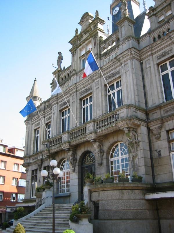 Photo de l' hôtel de ville de Hénin-Beaumont, en région Hauts-de-France.