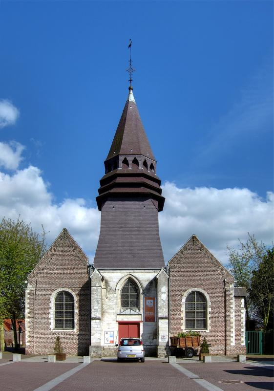 Photo de l'église Saint-Martin d'Houplin, en région Hauts-de-France. 