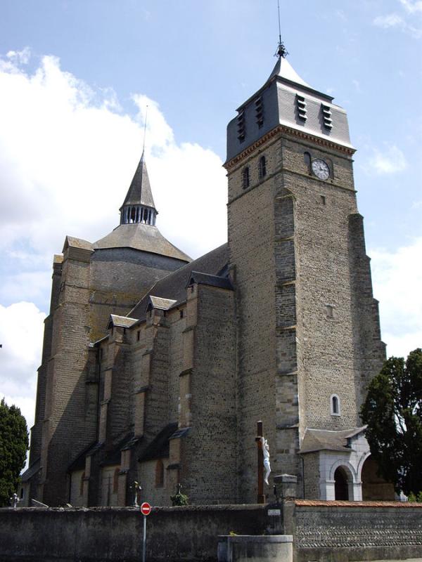 Église collégiale Saint-Laurent d'Ibos, dans le département des Hautes-Pyrénées.  