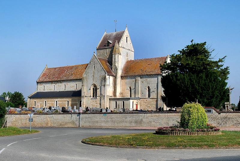 Église Saint-Gervais-et-Saint-Protais de Jort, dans le département du Calvados.