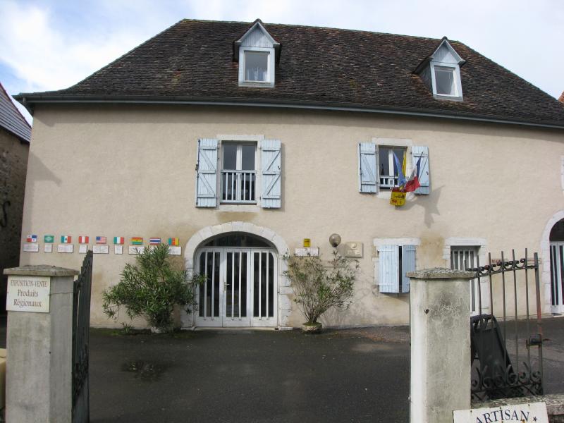 La mairie de Laàs, dans le département des Pyrénées-Atlantiques.