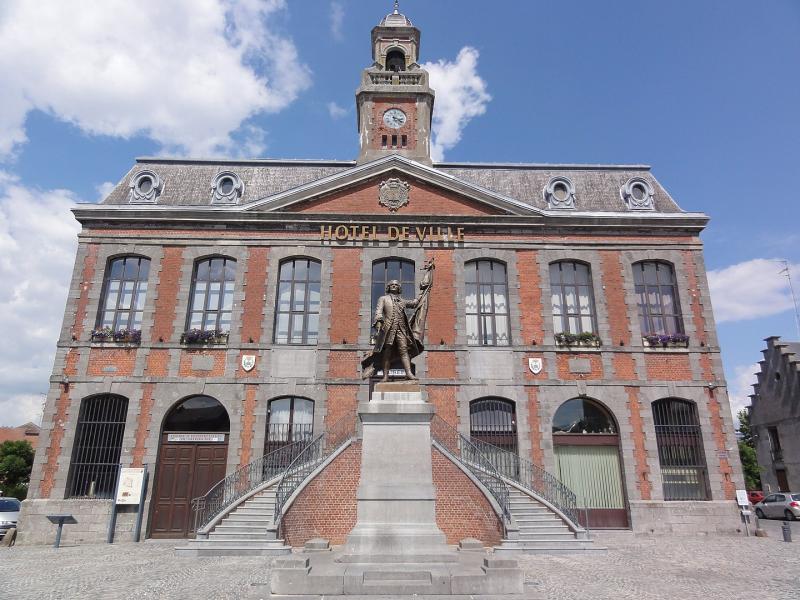 L'hôtel de ville de Landrecies.