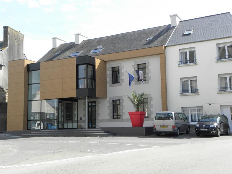 Mairie de Lanmeur.