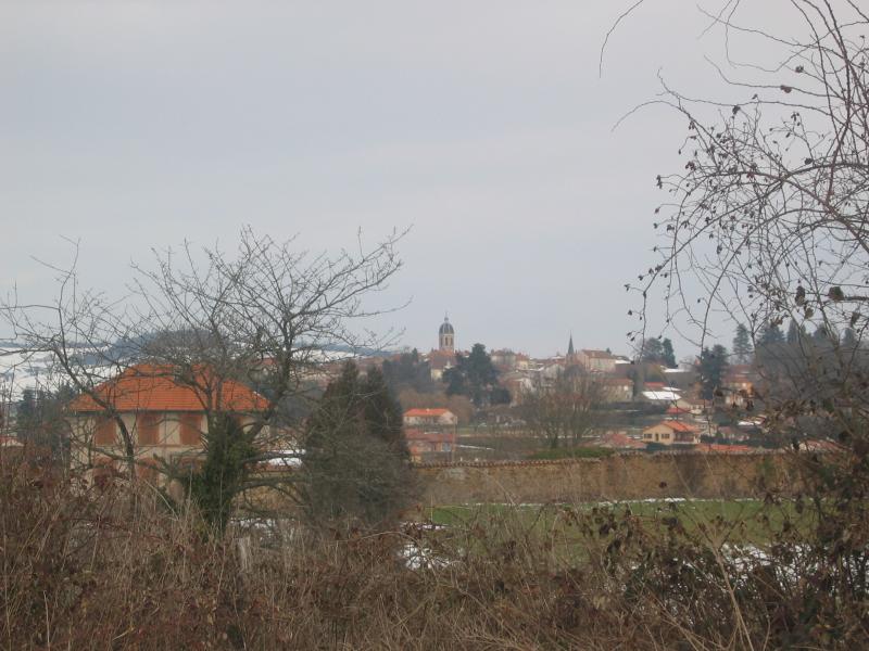 Vue générale de la commune de Lay, dans le département de la Loire.