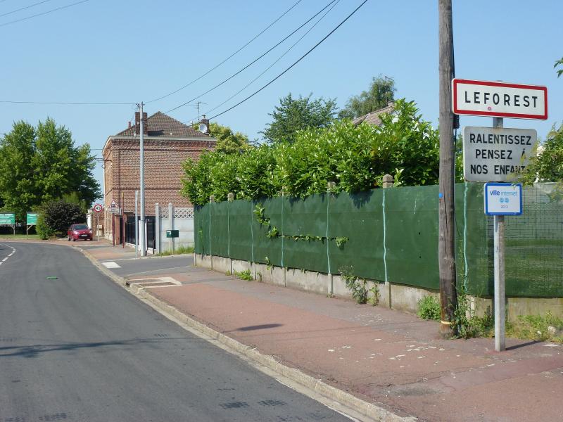 Panneaux de signalisation de début de l'agglomération de Leforest.