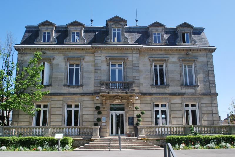 Photo de la mairie de Lormont, en région Nouvelle-Aquitaine. 