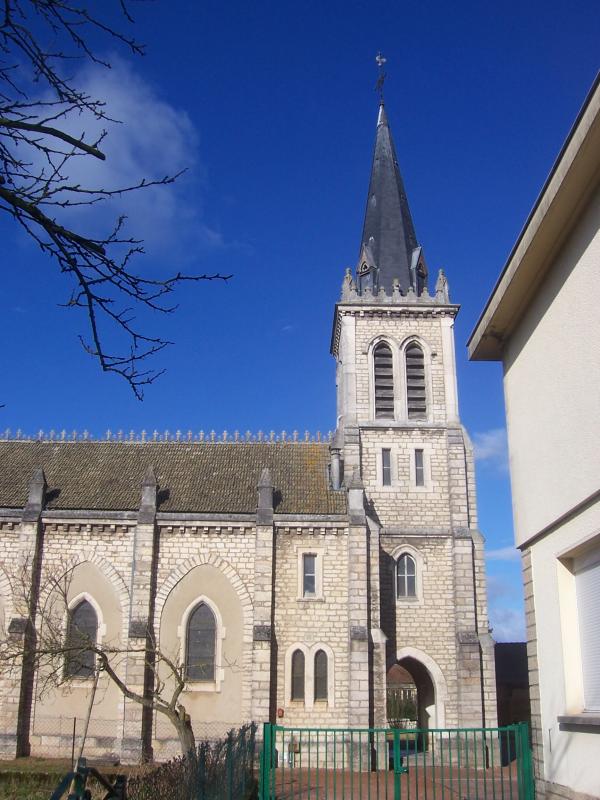 Église de la commune de Lux, dans le département de la Saône-et-Loire.