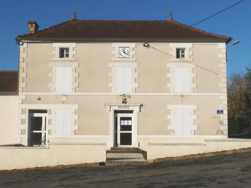 Mairie de Luxé.