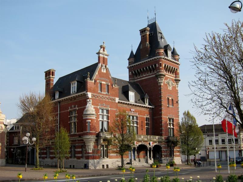 Photo de l' hôtel de ville de La Madeleine, en région Hauts-de-France.
