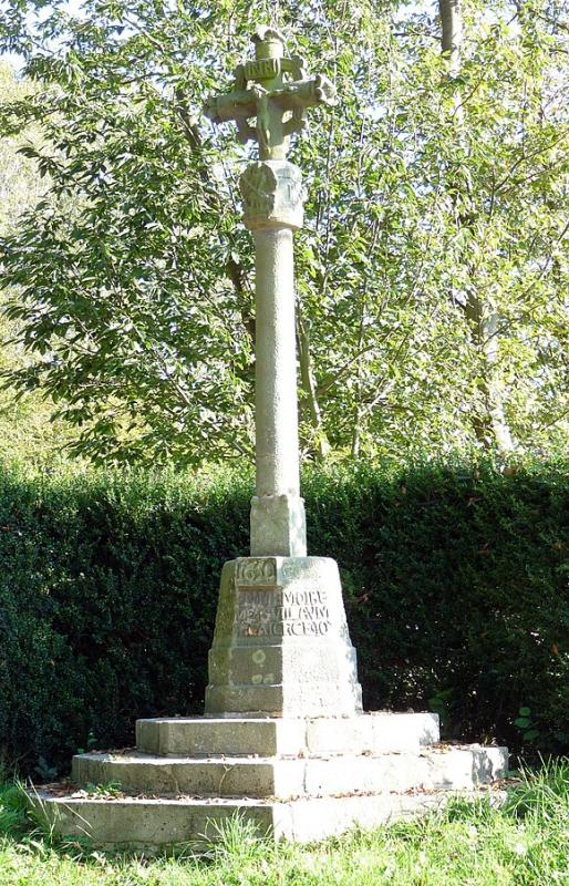 Le calvaire du XVIIe siècle à Malleville-les-Grès, dans le départemebt de la Seine-Maritime.