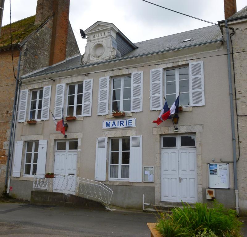 La mairie de Marchenoir.