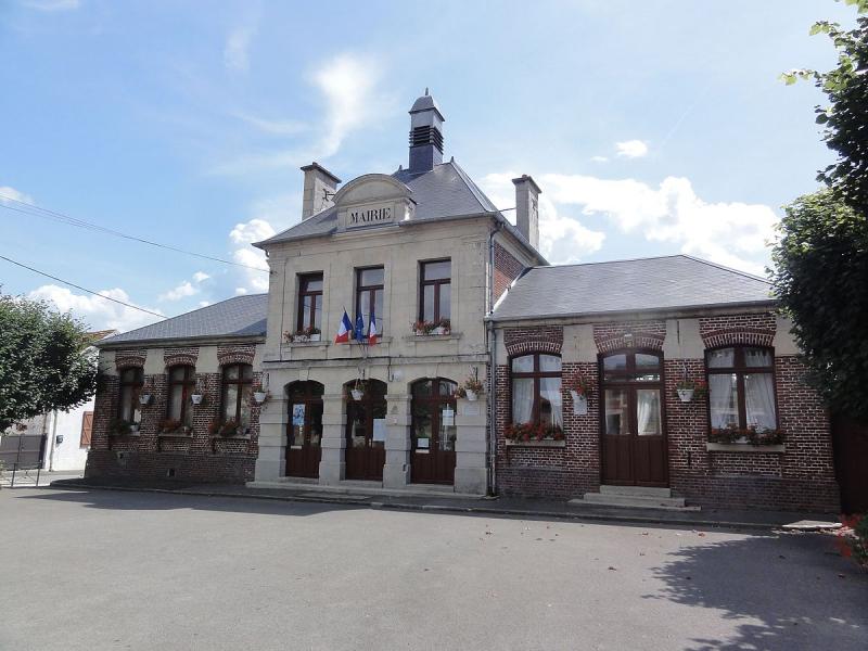La mairie, à Marest, dans le département de l'Aisne.