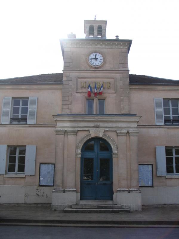 Façade de la mairie de Marnes-la-Coquette.