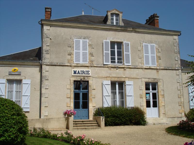 La mairie  de Mérigny  en 2011 , dans le département de l'Indre.