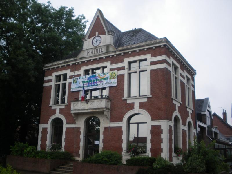Vue de la mairie de Meurchin.