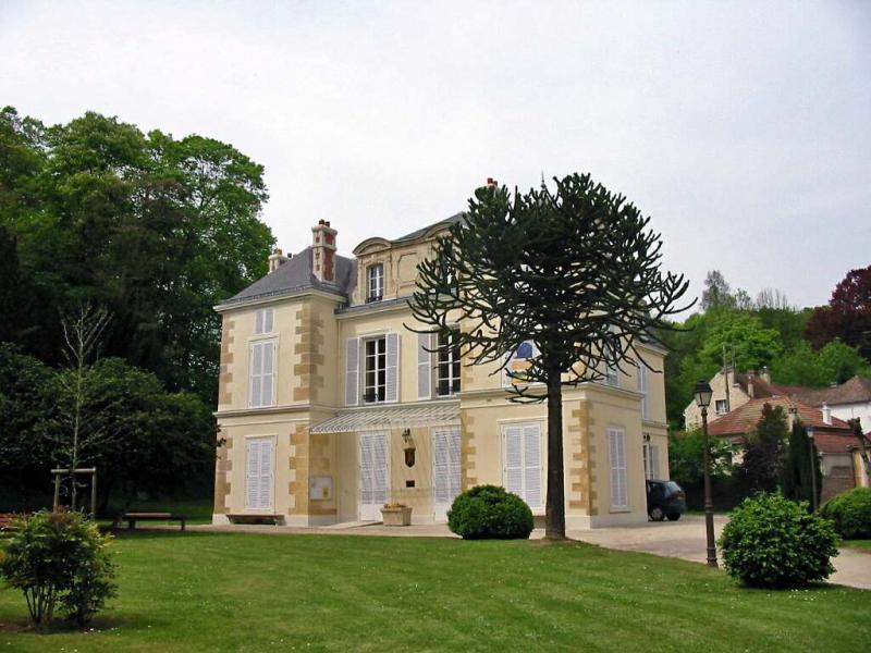 La mairie.