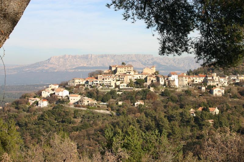 Le village de Mimet.