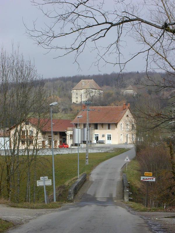 Fruitière et château de Novéry.