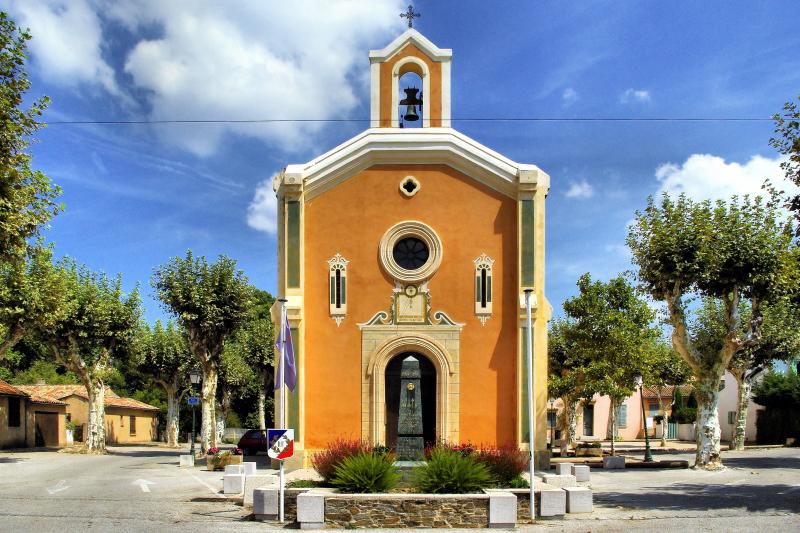 Photo de l'église Sainte-Marie-Madeleine, à La Môle, en région Provence-Alpes-Côte d'Azur.