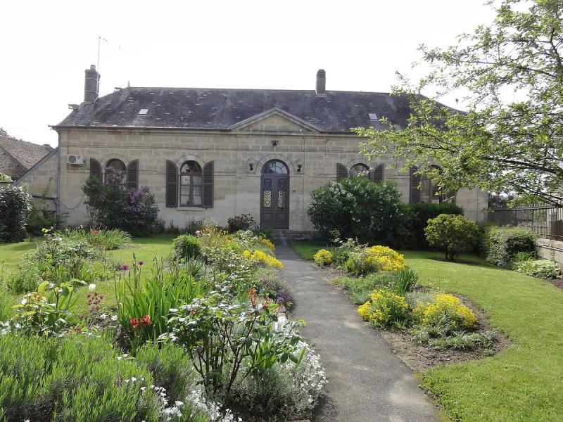  La mairie de Montchâlons.