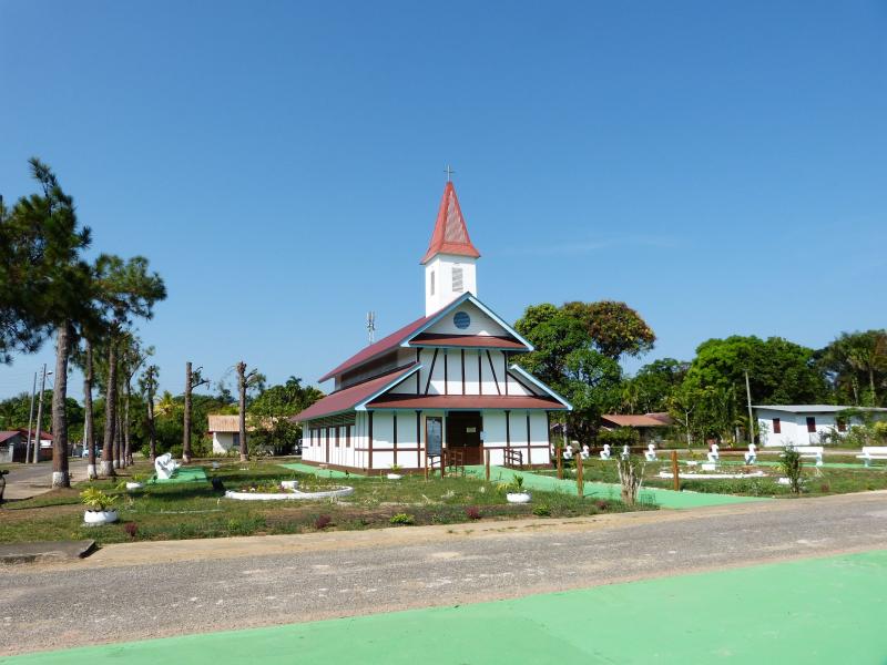 Eglise paroissiale Saint-Louis de Tonnégrande, sur la commune de Montsinéry-Tonnégrande (Guyane)