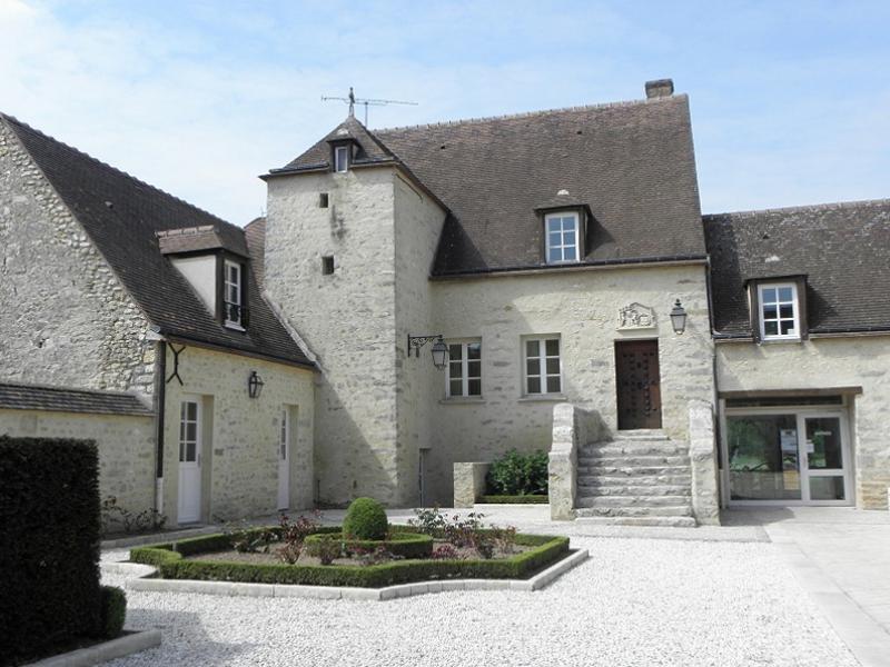 L’hôtel de ville.