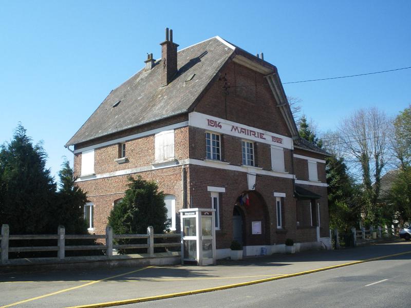 Vue de la mairie de Mory, dans le département du Pas-de-Calais.