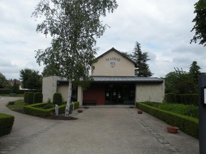 Mairie de Mours.